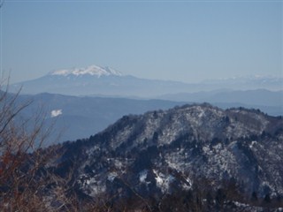 徳平山と1184mピークとの中間地点ぐらいから御岳と臼本山