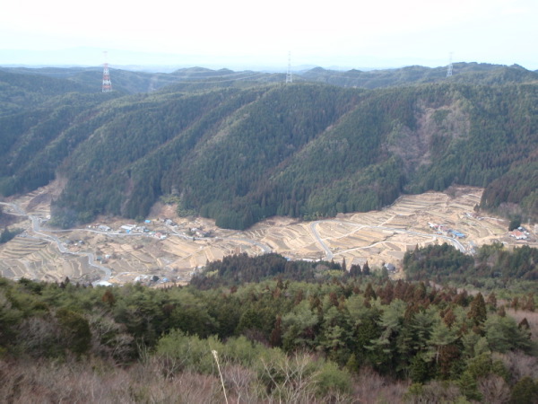 山伏岩から見る坂折棚田全景