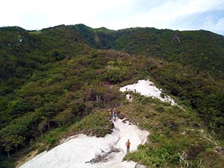 石榑峠の表道登山口